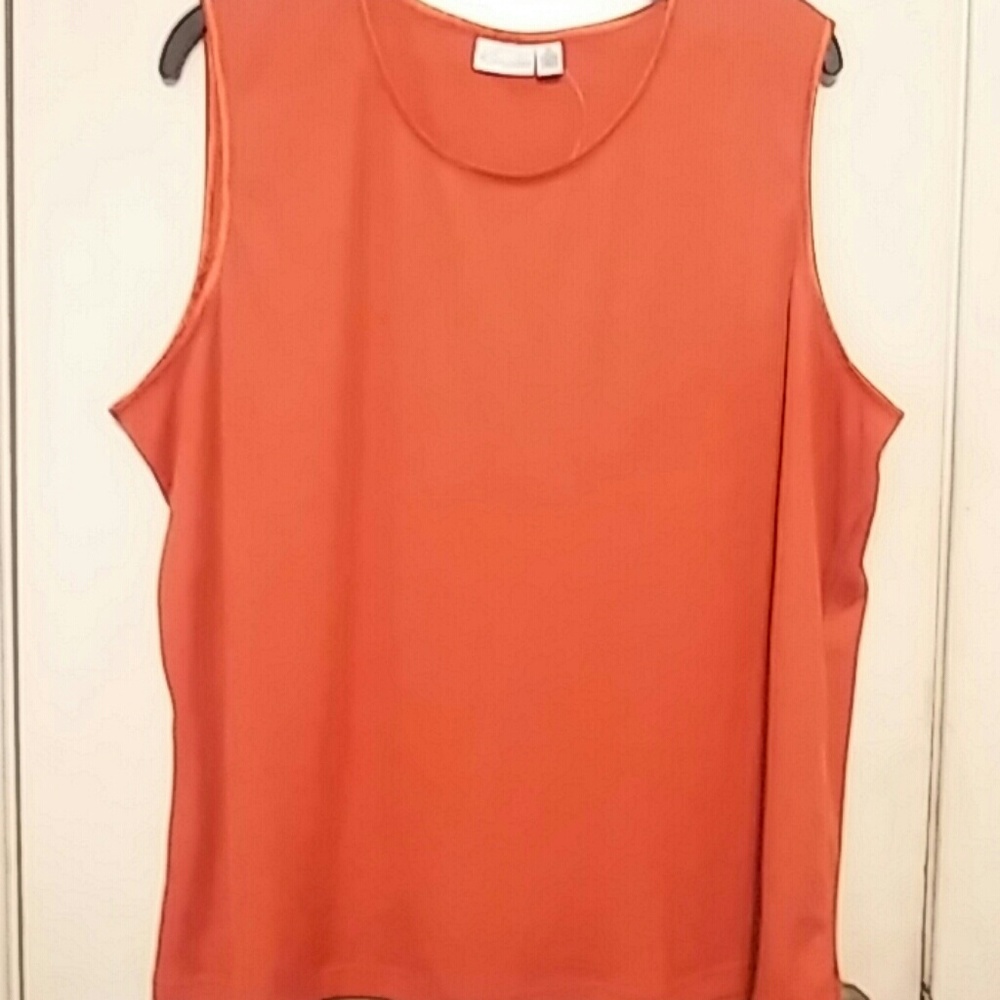 Sleeveless plus size top